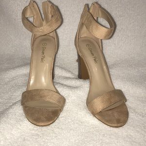 Never worn before* chunky heel